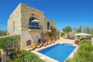 Villa with pool in San Lawrenz, Gozo.